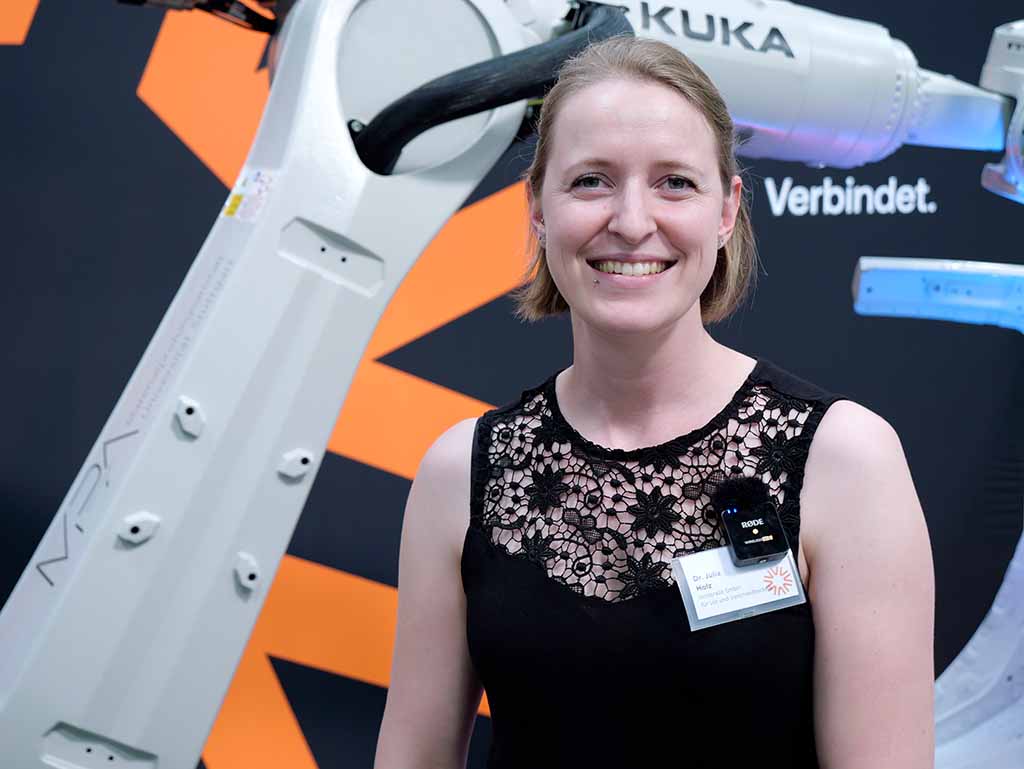 Dr. Julia Holz aus dem Unternehmen Innobraze GmbH berichtet ueber Lotpasten
